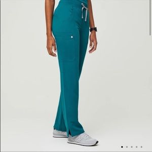 NWT FIGS Pacific Blue. Cargo Scrub Pants